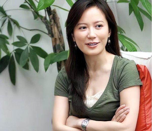 不结婚如何解决生理需求？55岁至今单身的俞飞鸿，活成了人间清醒