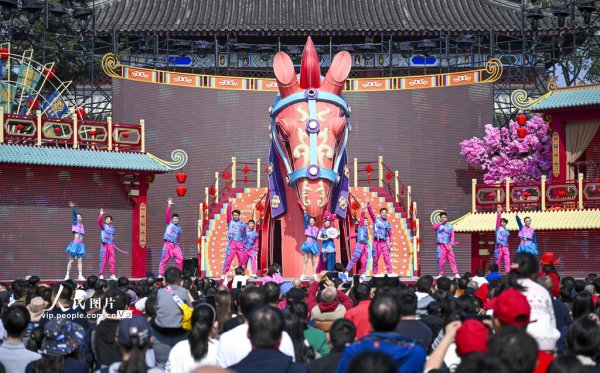 四川成都：年味浓 人如潮