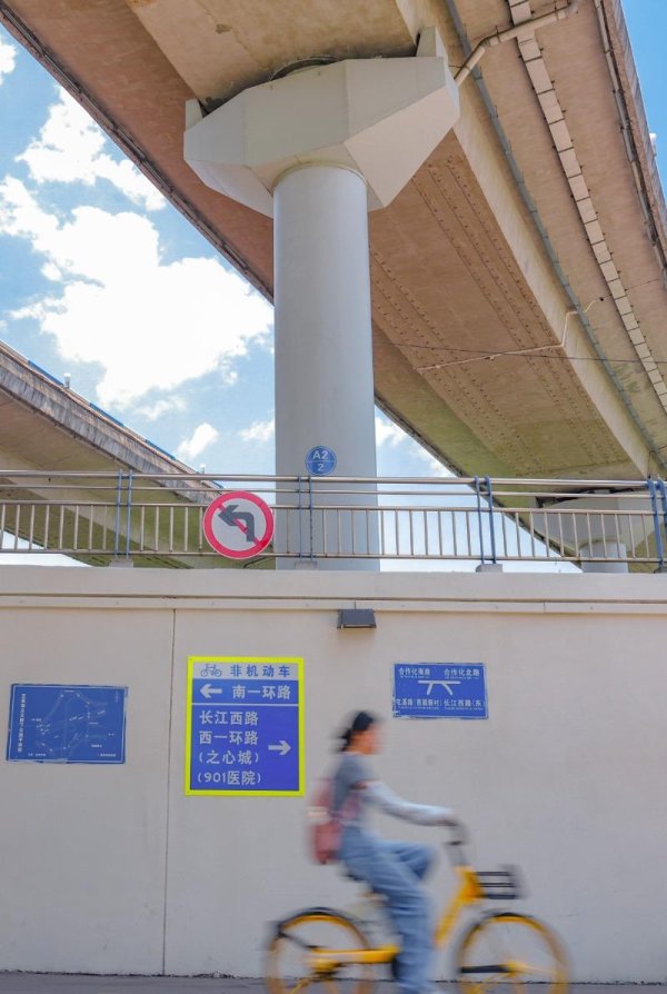 五里墩立交桥微改造告别“迷宫” 市民出行更顺畅