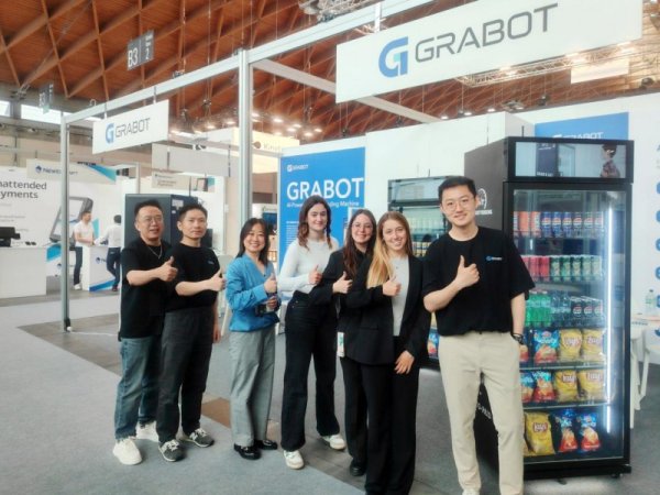 恒生活GRABOT首次登陆意大利 开辟欧洲大陆智能零售新起点