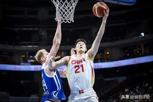 国际篮联：杨瀚森和胡金秋在内线站稳脚跟 中国队内线将压倒对手